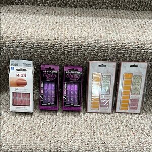 Nail Bundle Including Kiss Gel Fantasy Nails - Coral and LA Colors Clear Sets
